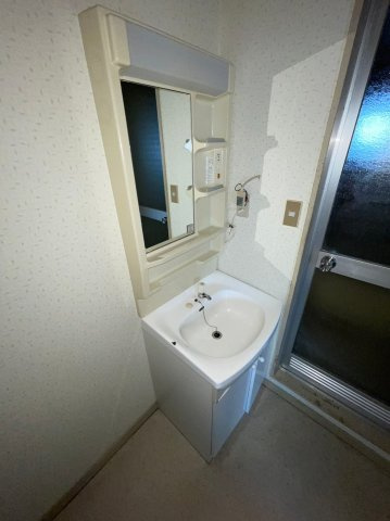 仲介手数料0円！！セントラルハイツの洗面所