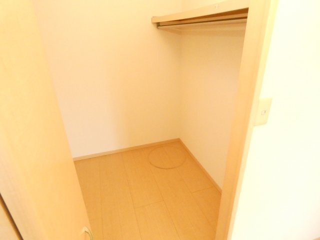 ヒルグレイスB棟の収納