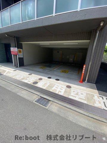 ドゥーエ西船橋の駐車場