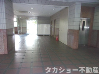 【エントランス】 | 建物の内部です