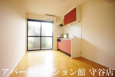 【居間・リビング】 | レオパレス吉春 | 画像3