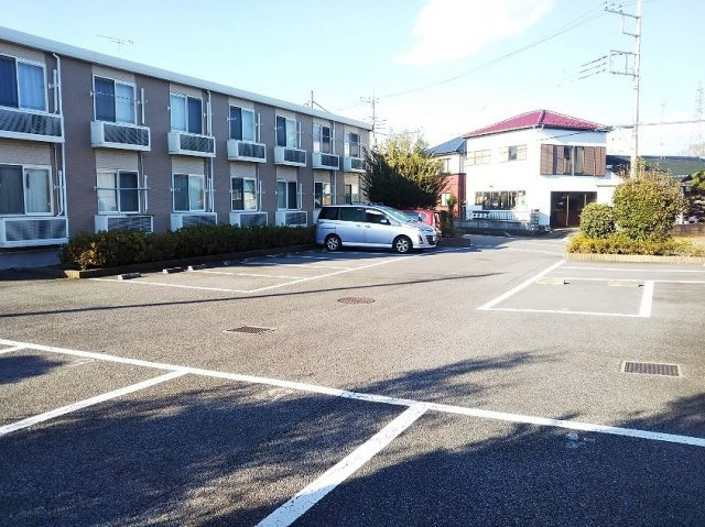 レオパレス桜ebisuの駐車場