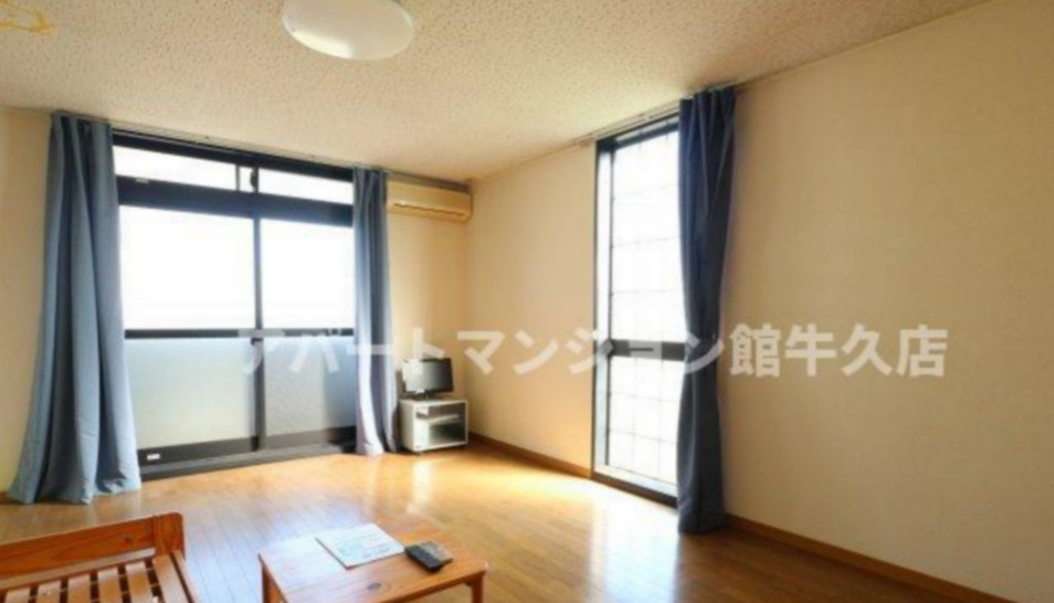 レオパレスさくらの居間・リビング|画像3