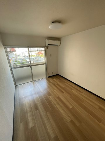 仲介手数料0円！！第28プロスパー上社の居間・リビング