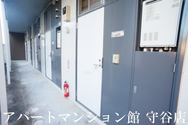 レオパレストレジャーズのエントランス