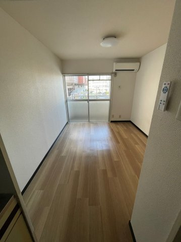 仲介手数料0円！！第28プロスパー上社の居間・リビング