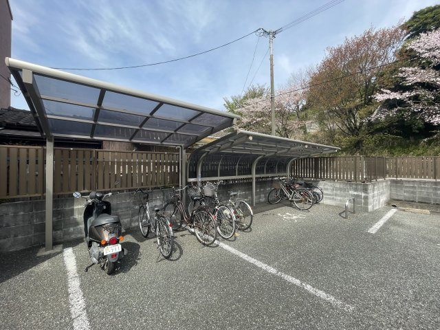 ブルウジュⅡのその他共用部分|駐輪場になります