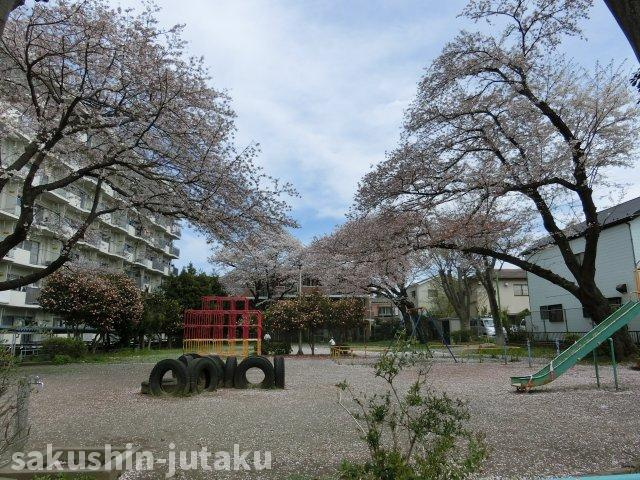八千代台ハイツの周辺|マンションの敷地隣接に公園がございます。