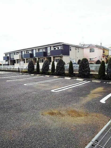 クラール・ブリーゼⅡの駐車場
