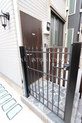 アジュテグラース清水が丘のエントランス