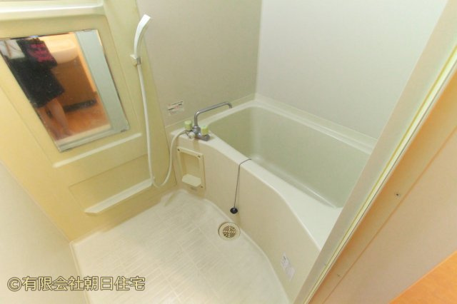 ハイカムールやよいの浴室