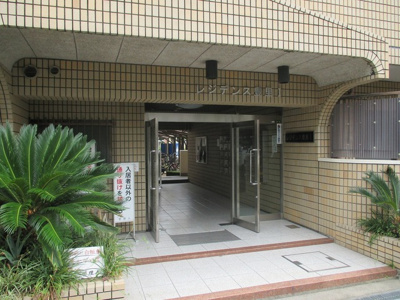 【エントランス】 | フローライト豊里１ | 落ちついた外観にマッチしたエントランスです