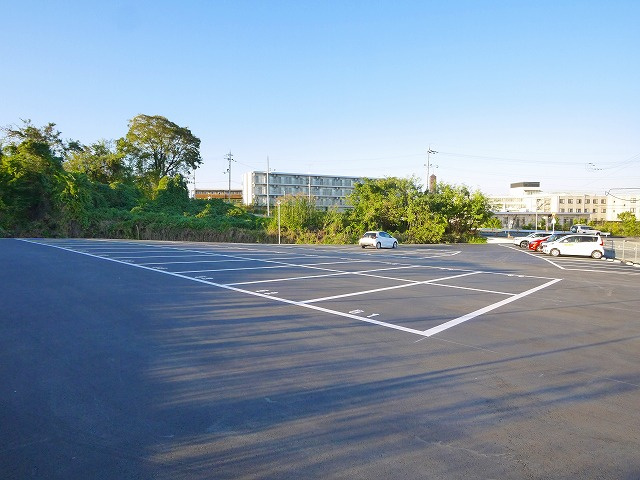 医療センター東モータープールの駐車場