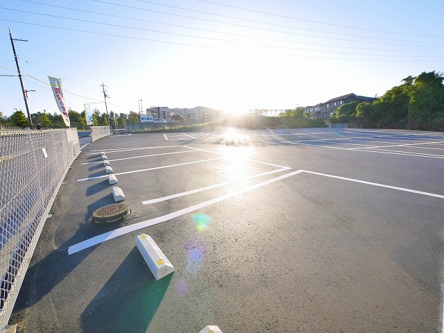 医療センター東モータープールの駐車場