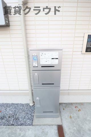 プチクールおゆみ野の玄関|宅配ボックスがあると、自分の時間も有効活用できますね！