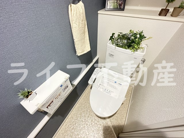 あんしん＋衣摺08-7002のトイレ|落ち着いた色調のトイレです