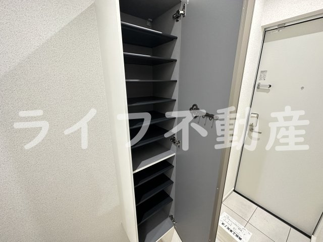 あんしん＋衣摺08-7002の収納|たっぷりとした収納スペースです