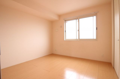 【洋室】 | グランソレイユ南多聞台