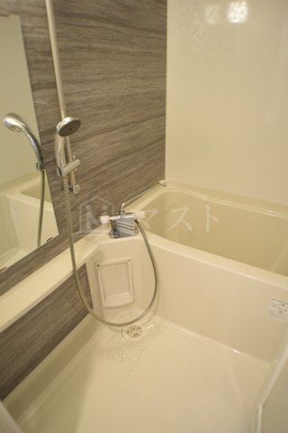 ＫＤＸレジデンス難波南の浴室|ゆったりくつろげる浴室