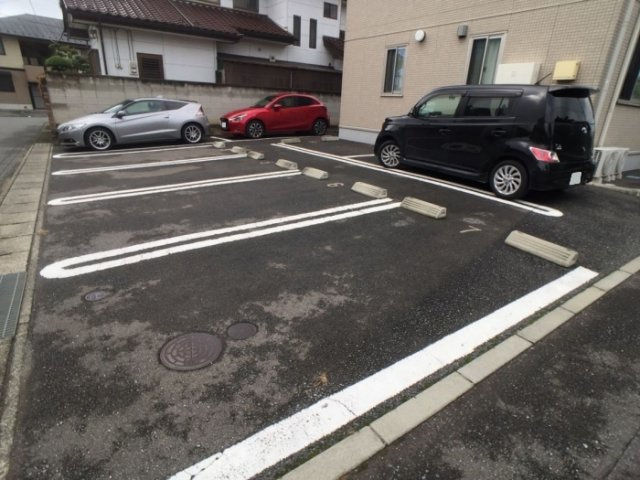 【駐車場】 | ア・プリオリ
