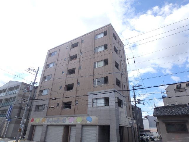 ドミール布施の外観