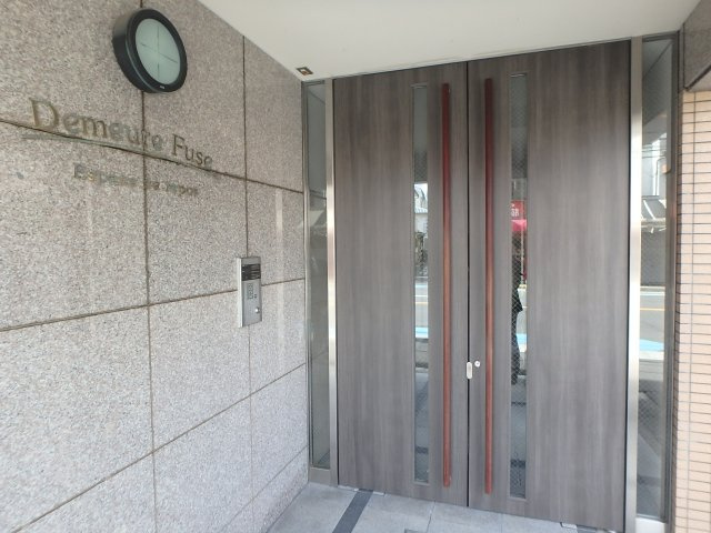 ドミール布施のエントランス