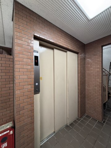 【ロビー】 | 赤門前扇屋ビル | 【赤門前扇屋ビル】