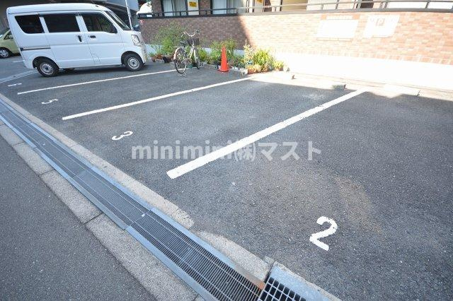 モンターニュロンドIの駐車場