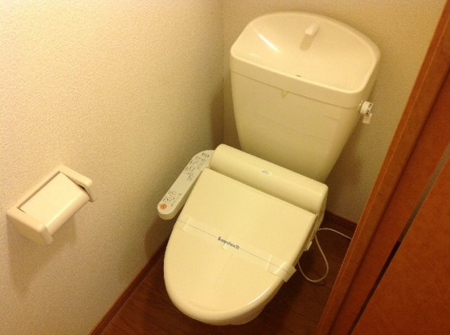 レオパレスあさひの居間・リビング|ウォシュレットトイレ