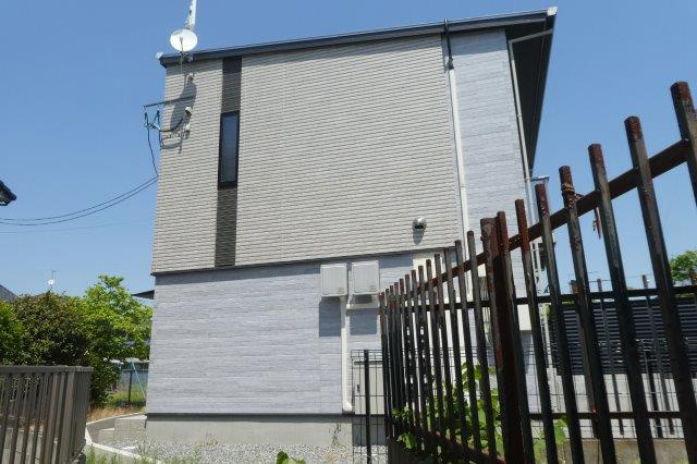 総社市井手のアパートの外観