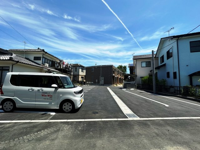 サンアニメートの駐車場