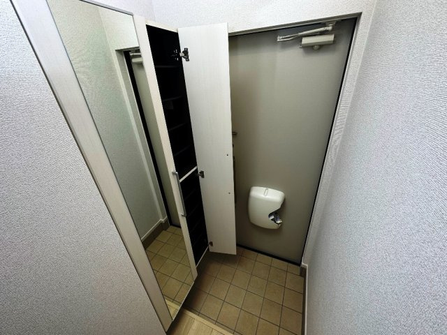 サンアニメートの玄関