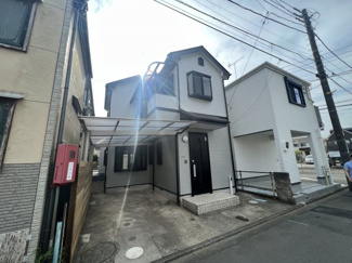 【外観】 | 白を基調としたおしゃれな外観です♪周辺は落ち着いた住宅街なので、静かな生活をお送り頂けます♪
