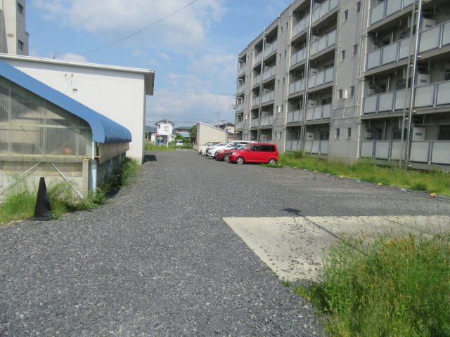 ビレッジハウス高屋１号棟の駐車場