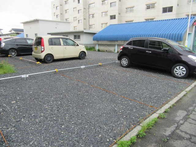 ビレッジハウス高屋１号棟の駐車場