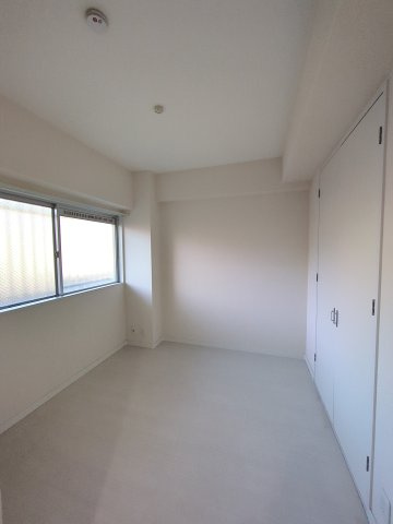 大谷マンションの洋室