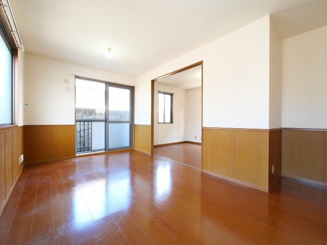 ベルパレスⅡの居間・リビング|ゆったり過ごせる居間です