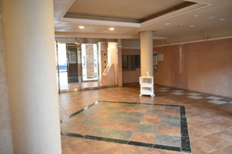 【エントランス】 | 安全に配慮されたオートロックマンションです♪室内ＴＶモニタ付インターホンで来訪者を確認できます