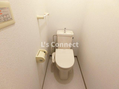 【トイレ】 | ジョイフル市名坂Ａ | 温水洗浄便座付きのトイレ。