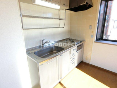 【キッチン】 | ジョイフル市名坂Ａ | ２口ガスコンロのシステムキッチン。