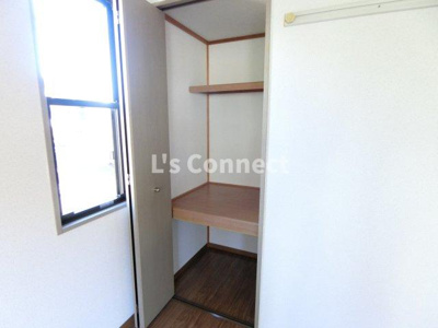 【収納】 | ジョイフル市名坂Ａ | 段付き収納でお荷物もすっきりしまえます。