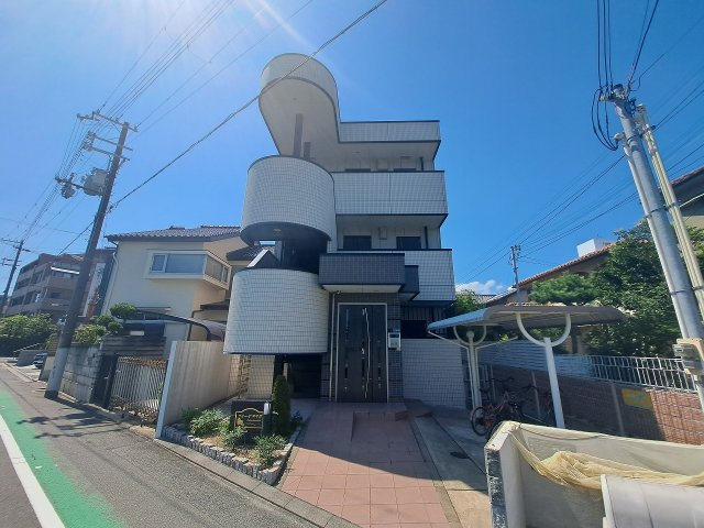ブリーゼ甲子園の外観
