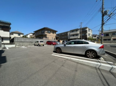 【駐車場】 | メゾンドラピスラジュリ