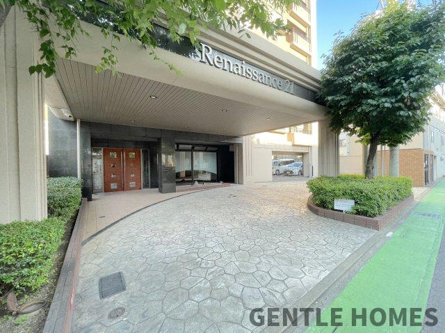 ルネッサンス21吉塚駅前の外観