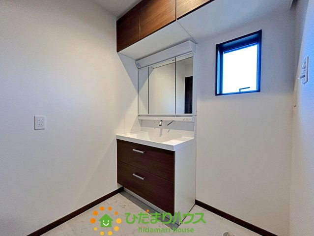 白岡市下野田　中古一戸建ての独立洗面台