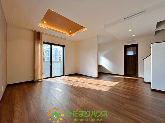 白岡市下野田　中古一戸建ての居間・リビング