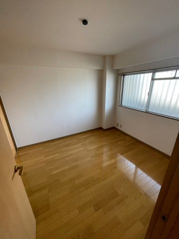 仲介手数料0円！！高鐘ハイツの居間・リビング