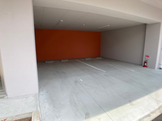 LUVIAS上小阪の駐車場