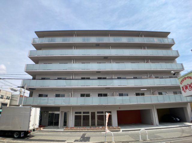 LUVIAS上小阪の外観