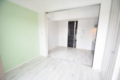 【洋室】 | パラゴン布施駅前